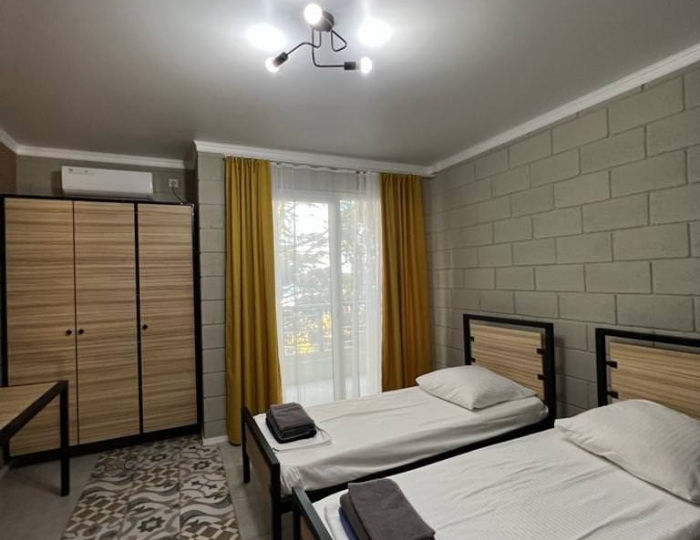 5-комнатные апартаменты люкс с 2 односпальными и 2 двуспальными кроватями - Отель «Жемчужина Абхазии» Цандрыпш